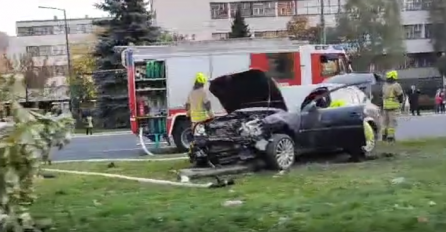 Težak udes kod Zemaljskog muzeja, dvije osobe povrijeđene