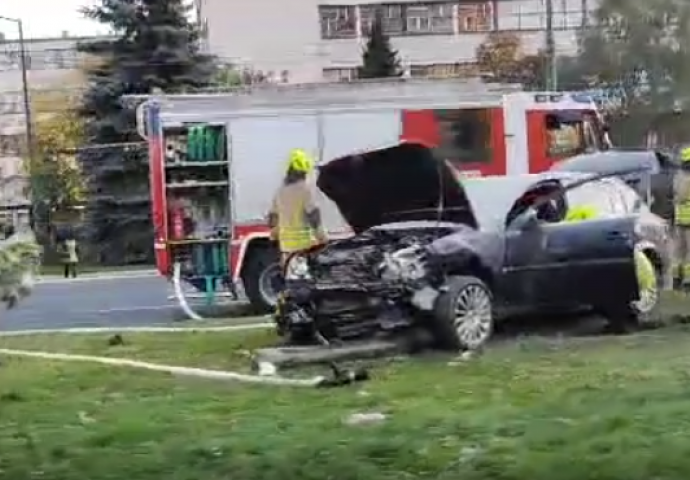 Težak udes kod Zemaljskog muzeja, dvije osobe povrijeđene