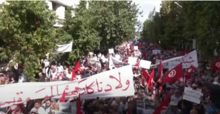 Napetosti u Tunisu: Policija se sukobljava s demonstrantima u siromašnim četvrtima glavnog grada