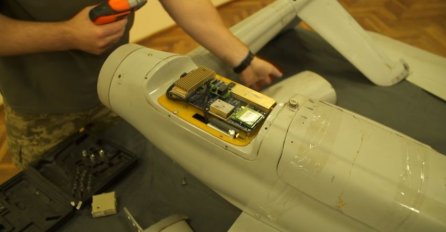 Evo šta znamo o "kamikaze" dronovima:  Dizajnirani da pogađaju iza neprijateljskih linija i uništavaju se u napadu