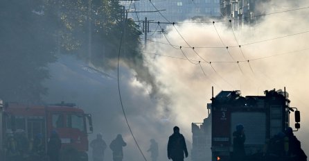 Jedna osoba poginula, a druga još uvijek pod ruševinama nakon napada dronom u Kijevu