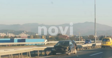 TEŠKA NESREĆA NA ULAZU U SARAJEVO: Kilometarske kolone, hitna upravo stigla na lice mjesta!