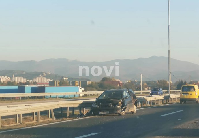 TEŠKA NESREĆA NA ULAZU U SARAJEVO: Kilometarske kolone, hitna upravo stigla na lice mjesta!