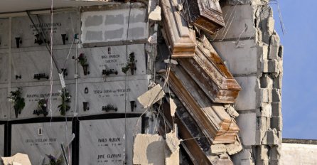 Haos u Napulju: Urušilo se groblje, lijesovi s truplima visili s grobnica! 