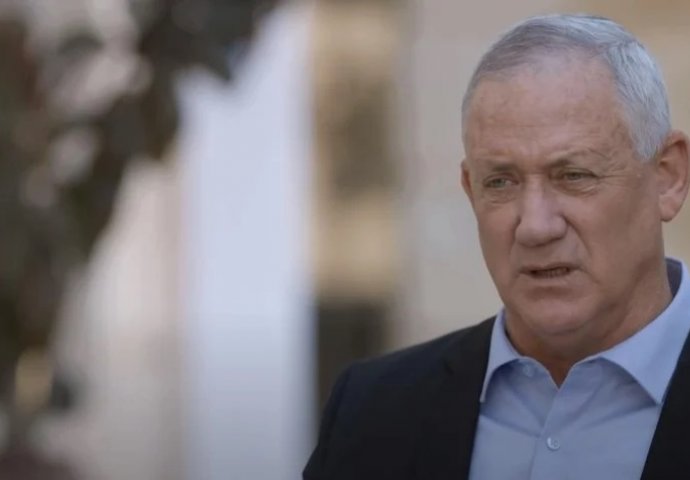 Izrael nudi Ukrajini sustav za detekciju zračnih napada, ali ne i protuzračne sustave - ministar obrane Benny Gantz istaknuo kako je Izrael čvrst u stavu da neće opskrbljivati Kijev oružjem