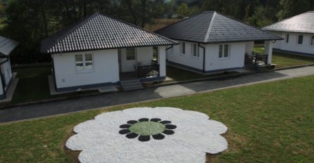 U Potočarima danas otvoren Starački dom za majke Srebrenice