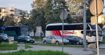 BUKA: Stižu autobusi u Banjaluku, policija ih usmjerava