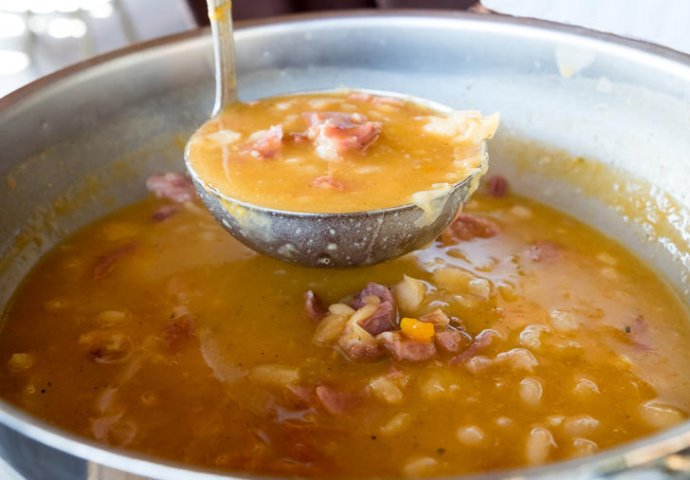 OVO JE JEDINI ISPRAVAN NAČIN ZA KUHANJE GRAHA: Nikako ga ne potapajte u vodu već u OVO