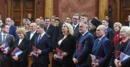 Izglasana nova Vlada Srbije, premijerka i ministri položili zakletvu