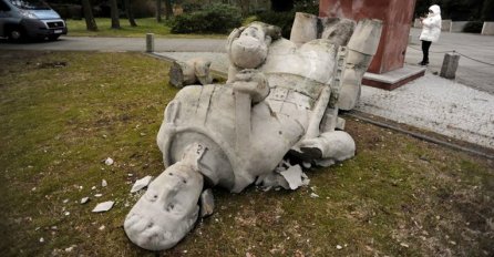Poljska srušila četiri spomenika Crvenoj armiji, Kremlj bijesan
