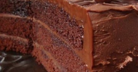 ZA OVU SOČNU ČOKOLADNU TORTU  VAM NE TREBA MARGARIN NITI MASLAC: I JEDNOSTAVNA je za napraviti 