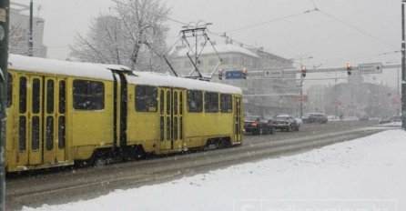 STANJE NA PUTEVIMA: Vozite oprezno, posebno u planinskim predjelima