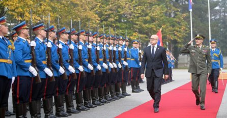 Vučić izdao naredbu: Vojska Srbije u stanju pripravnosti, dignut nivo borbene gotovosti