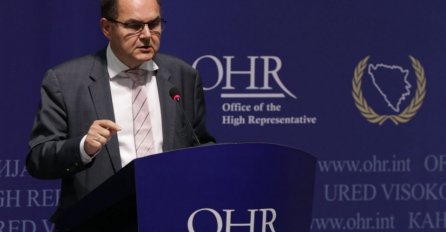 BRUTALAN NAPAD NA SCHMIDTA IZ RS-a: "Ko ste vi? S kojim pravom nam se obraćate?"