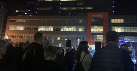 Protesti ispred RTRS-a: “Ogorčeni smo na CIK i na ovu vlast”