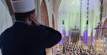 EFENDIJA IZ BIH UČIO EZAN U GLAVNOJ ŠVEDSKOJ CRKVI: Većina prisutnih  prvi put su čuli poziv na molitvu 