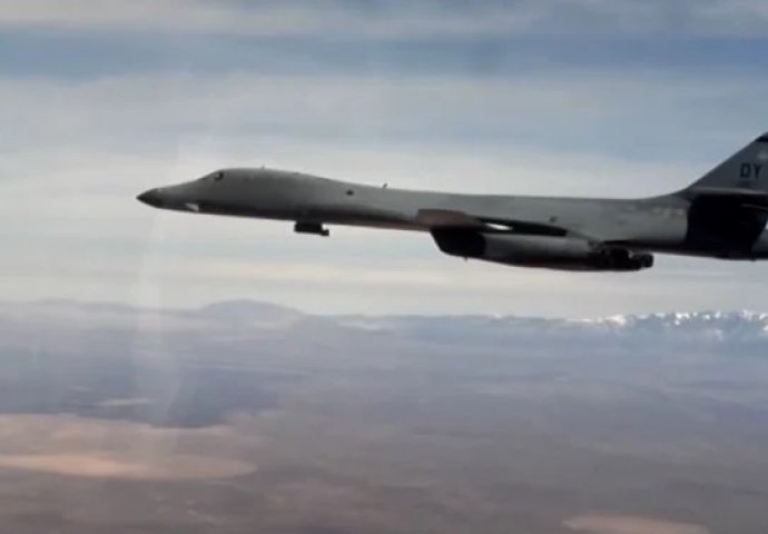 Američki nadzvučni bombarder B-1B iznad Južne Koreje: Demonstracija sile u sklopu zadnjeg dana velikih zračnih vojnih vježbi koje su znatno pojačale napetosti na Korejskom poluotoku