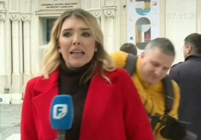 Romobilom udario novinarku u Federalne TV tokom javljanja uživo