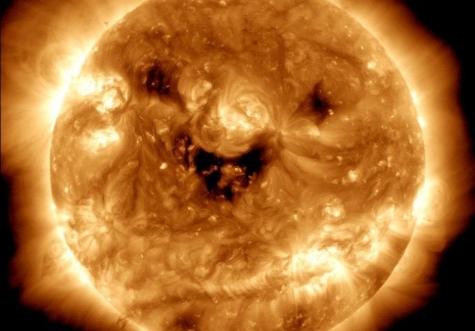 NEVJEROVATNO: NASA objavila sliku na kojoj se Sunce smije