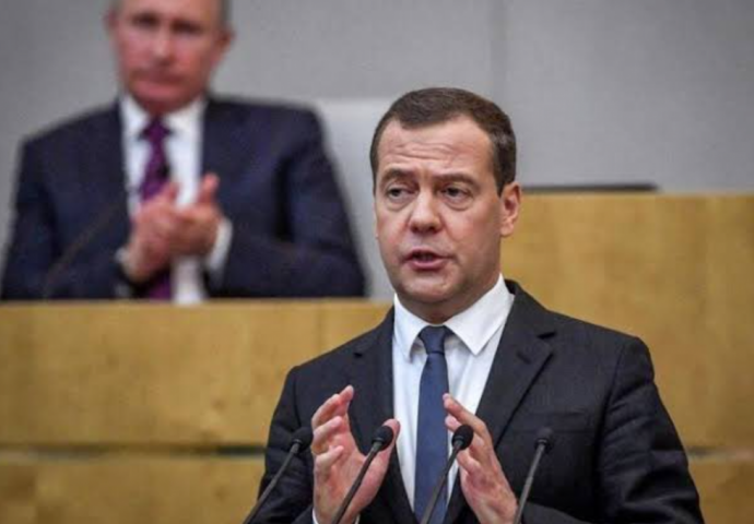 Medvedev čestitao Dodiku na izbornoj pobjedi: "Podržavam stav SNSD-a koji ide u prilog vojne neutralnosti BiH"