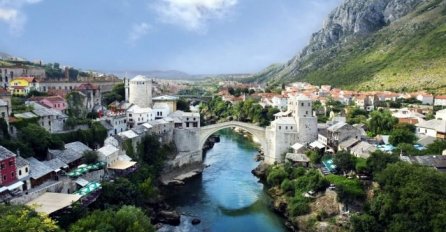 Na današnji dan prije 29 godina srušen Stari most u Mostaru