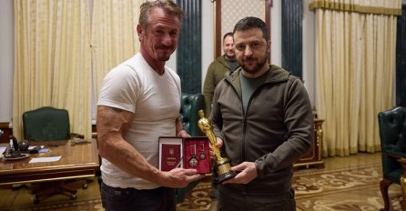 Sean Penn donio Zelenskom svog Oscara: "Kad pobijediš, vrati ga"