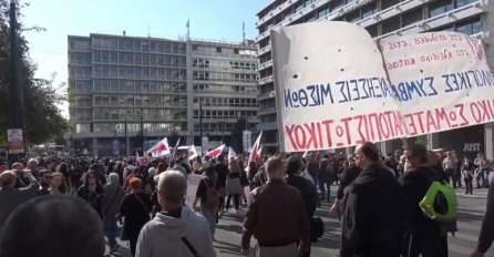Generalni štrajk paralizirao je Grčku, a najveća eskalacija očekuje se večeras kad prosvjednici stignu pred zgradu parlamenta u Ateni