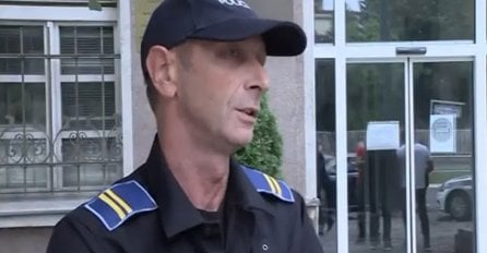 Pokrenuta istraga protiv sarajevskog policajca koji "sedam godina radi u istoj uniformi i cipelama"