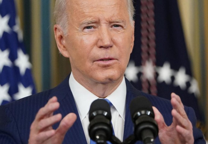 Nije prošao niti dan od zadnjeg gafa: Biden se pred kamerama opet smeo, zamijenio ukrajinski Herson i irački grad