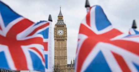 Velika Britanija zamrznula 18 milijardi funti ruskih sredstava