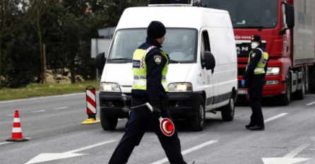 Tragedija: Kamion pokosio radnike dok su postavljali znakove, jedan mrtav 