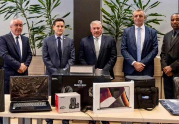 Ambasada u SAD u BiH donirala vrijednu opremu SIPA-i