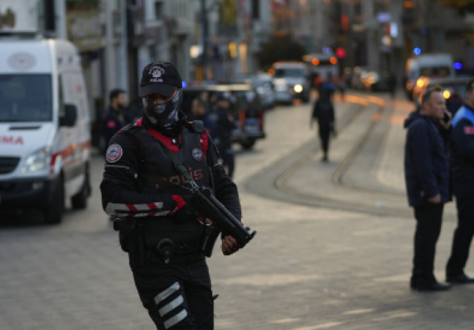 Istanbul je prepun policije i specijalaca sa dugim cijevima