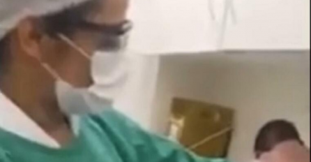 NOVOROĐENČE PROHODALO I OSTAVILO DOKTORE U ČUDU: Niko se ovome nije nadao, snimak nasmijao milione ljudi (VIDEO)