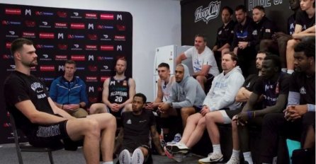 Australijski košarkaš priznao da je gay pred saigračima