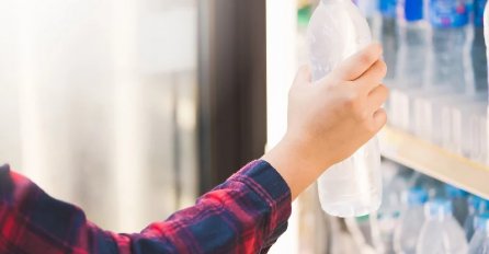 Sedam uzoraka flaširane vode u FBiH sadržavalo bakterije koje ne smiju biti prisutne