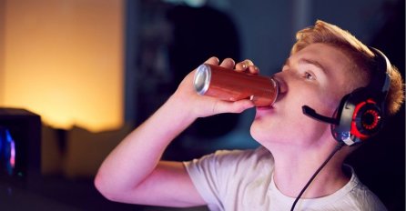 GEJMER JE POPIO 12 ENERGETSKI PIĆA U 10 MINUTA: Od „davanja krila“, do „leta“ u propast, evo šta se dogodilo njegovim organima