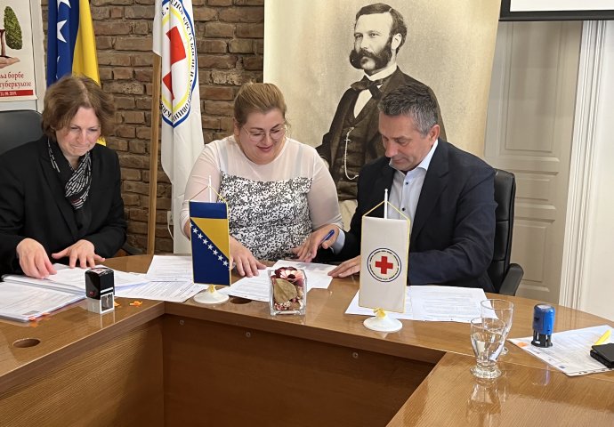 Društvo Crvenog krsta/križa u BiH podržalo 11 projekata za podršku starijim osoba i osobama s invaliditetom