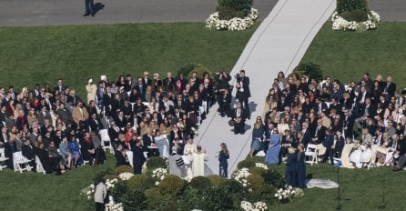 Bajdenova unuka se udala u vrtu Bijele kuće: Prva dama podjelila prvu fotografiju sa ceremonije 