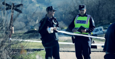 Poginuo čovjek u naletu teretnog voza na automobil, nije bilo rampe