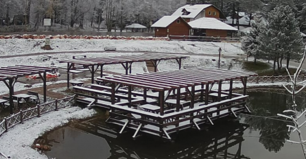 Snijeg zabijelio planine iznad Sarajeva