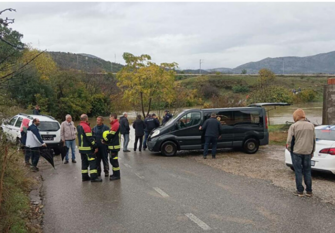 Tragedija u CG: Majka i dva sina poginuli, vozilo sletilo s mosta u rijeku