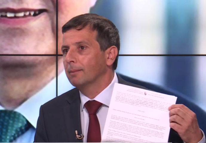 Vukanovićev poziv Komšiću, Nikšiću i Bećiroviću: Ne zabijajte nam nož u leđa!