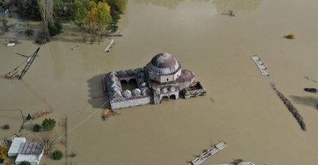 Poplave na Balkanu: Poginuli majka i dvoje djece, dječak se utopio u rijeci