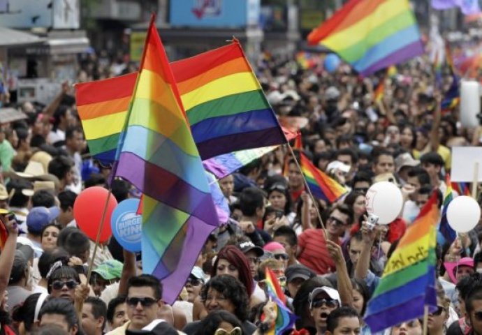 Ruski parlament usvojio zakon o zabrani "LGBT propagande" i među odraslima