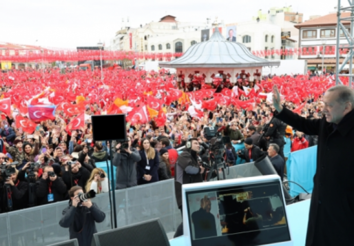 Erdogan: Turska je odlučna protivterorističkim operacijama učiniti granice sigurnima