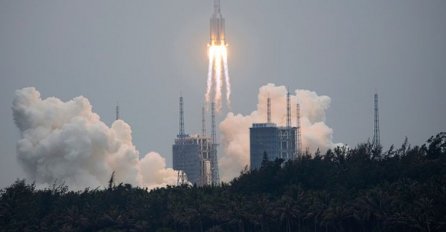 Lansirana raketa s kineskim astronautima