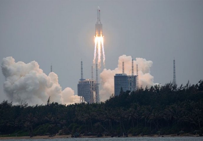 Lansirana raketa s kineskim astronautima