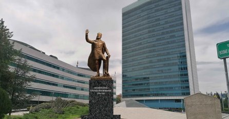 Zaustavljeno podizanje spomenika kralju Tvrtku u Sarajevu jer neko traži da se zgrada Parlamenta proglasi nacionalnim spomenikom