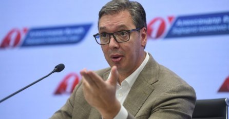 Vučić je izgleda počeo da laže i sam sebe